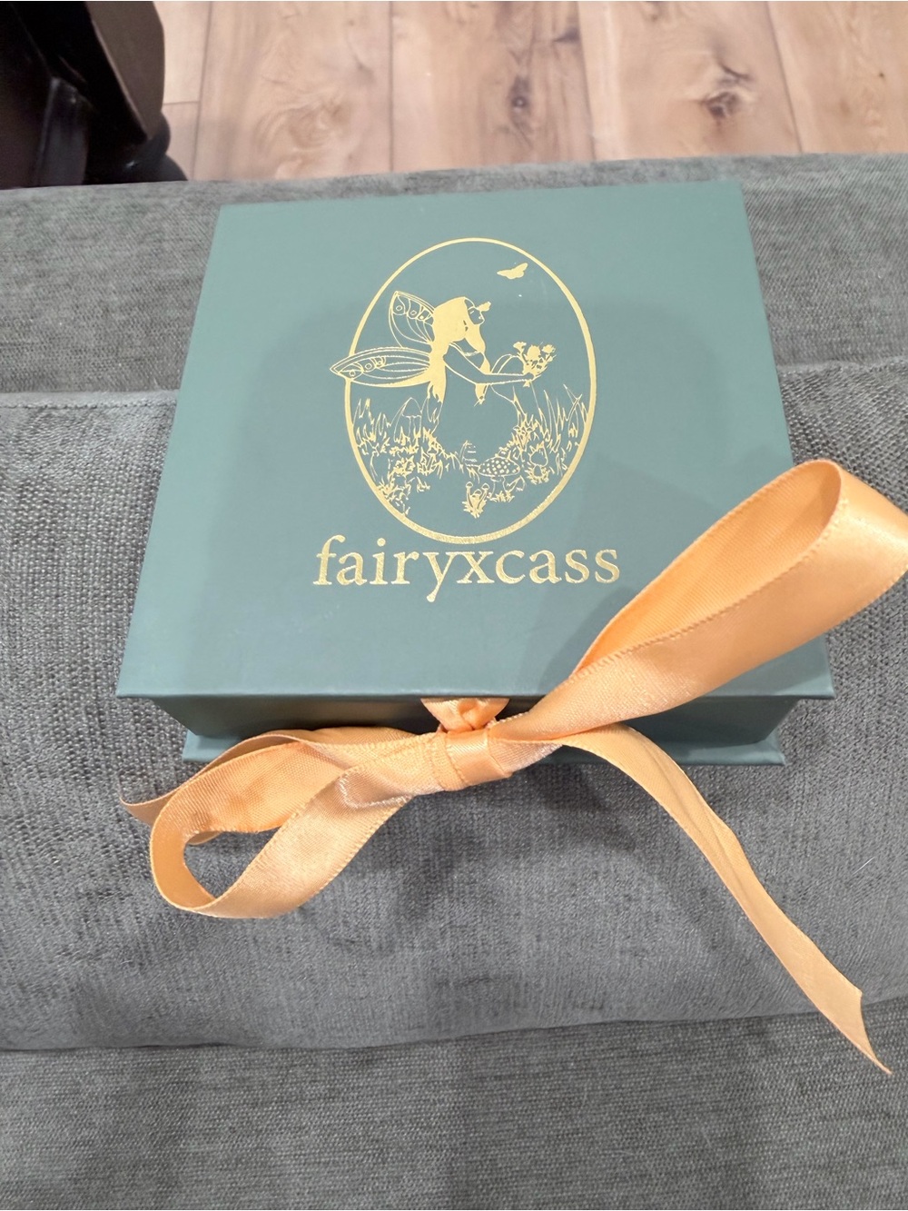 Women's Necklace Gift Box with Peach Ribbon